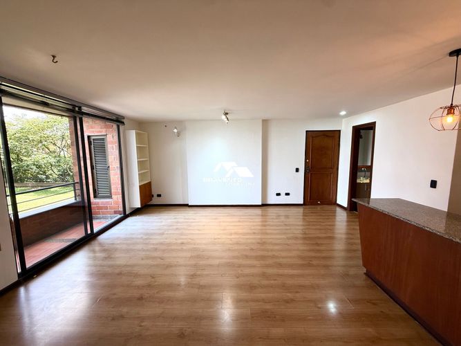 Apartaestudio en arriendo en El Tesoro, Medellín, 70 m² · foto 5 de 16