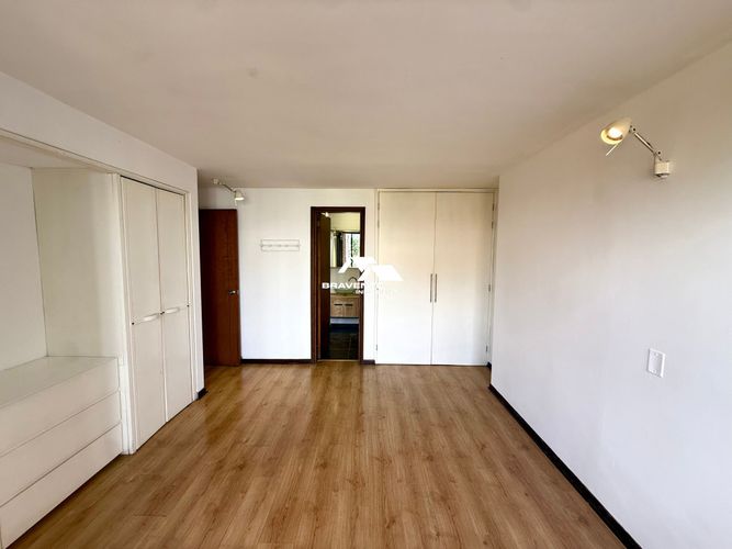 Apartaestudio en arriendo en El Tesoro, Medellín, 70 m² · foto 8 de 16