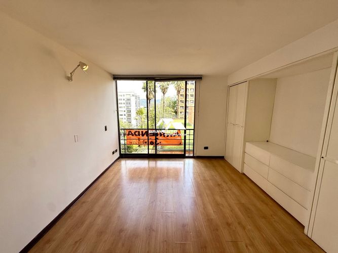 Apartaestudio en arriendo en El Tesoro, Medellín, 70 m² · foto 11 de 16