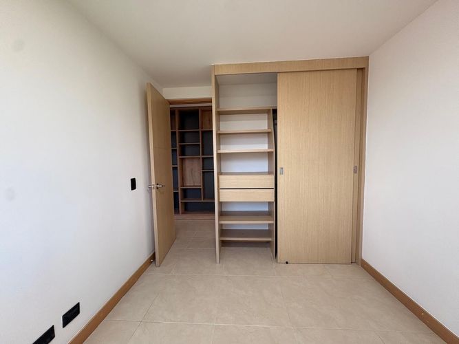 Apartamento de 3 alcobas en venta en Tres Esquinas, Sabaneta, 67 m² · foto 7 de 15