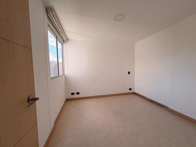 Apartamento de 3 alcobas en venta en Tres Esquinas, Sabaneta, 67 m² · foto 8 de 15