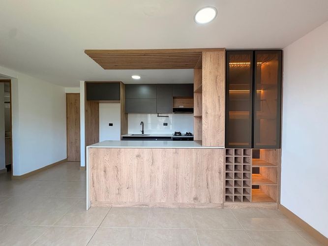 Apartamento de 3 alcobas en venta en Tres Esquinas, Sabaneta, 67 m² · foto 6 de 15