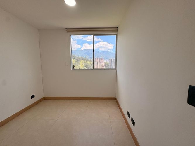 Apartamento de 3 alcobas en venta en Tres Esquinas, Sabaneta, 67 m² · foto 11 de 15