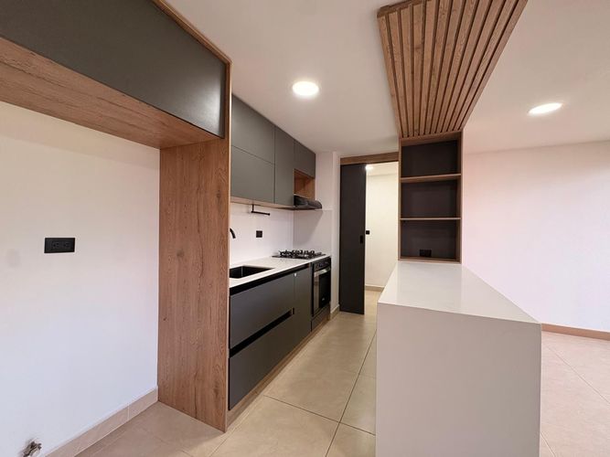 Apartamento de 3 alcobas en venta en Tres Esquinas, Sabaneta, 67 m² · foto 4 de 15