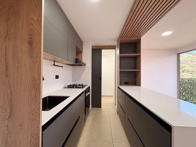 Apartamento de 3 alcobas en venta en Tres Esquinas, Sabaneta, 67 m² · foto 5 de 15