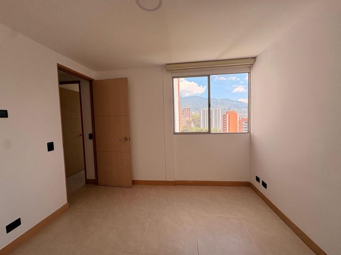 Apartamento de 3 alcobas en venta en Tres Esquinas, Sabaneta, 67 m² · foto 9 de 15