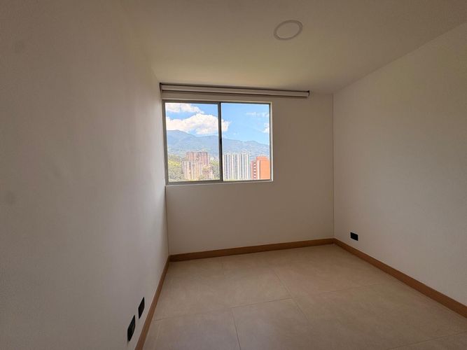 Apartamento de 3 alcobas en venta en Tres Esquinas, Sabaneta, 67 m² · foto 12 de 15