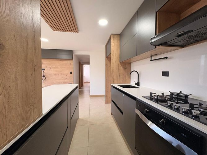 Apartamento de 3 alcobas en venta en Tres Esquinas, Sabaneta, 67 m² · foto 3 de 15