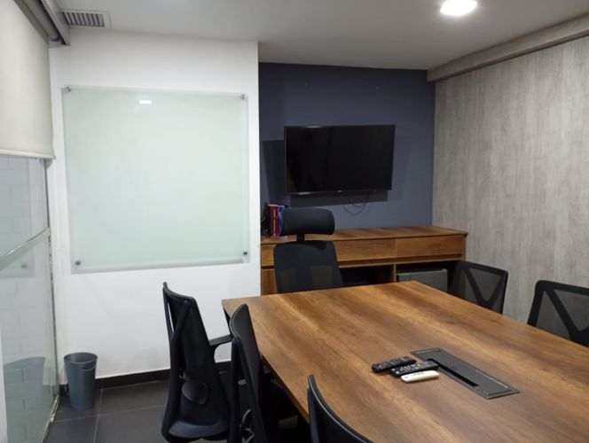 Oficina en arriendo en El Poblado, Medellín, 75 m² · foto 7 de 17