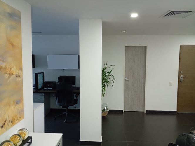 Oficina en arriendo en El Poblado, Medellín, 75 m² · foto 13 de 17