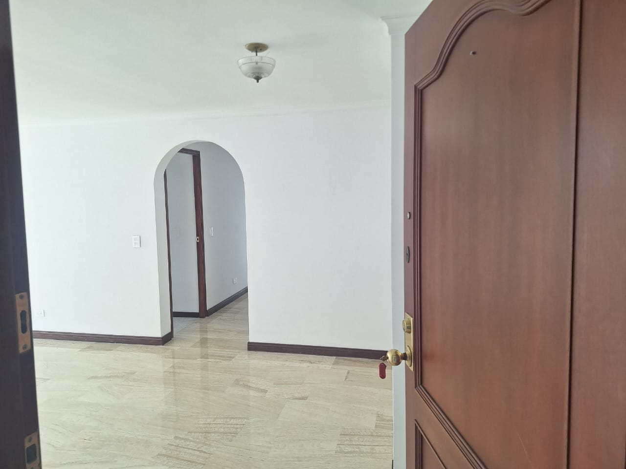 Apartamento en venta en Castropol, Medellín · foto 2 de 23