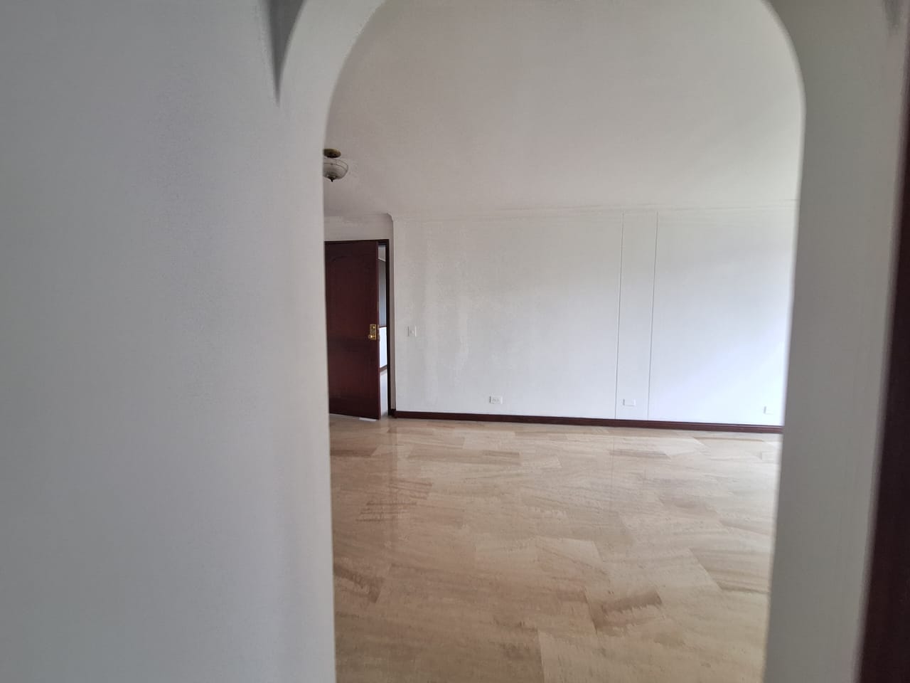 Apartamento en venta en Castropol, Medellín · foto 3 de 23