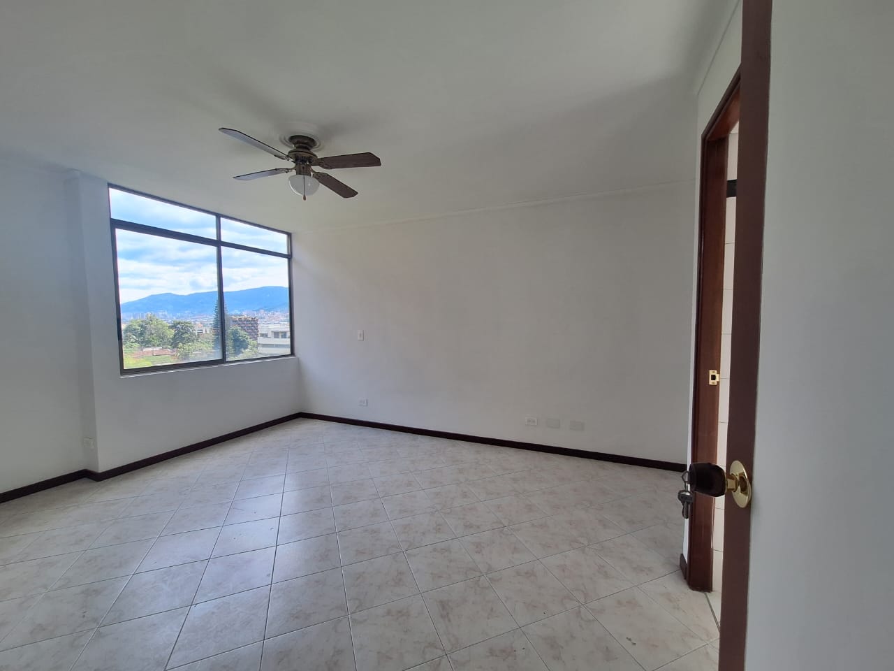 Apartamento en venta en Castropol, Medellín · foto 13 de 23
