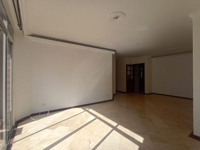 Apartamento de 3 alcobas en arriendo en Laureles, Medellín, 109 m² · foto 5 de 19