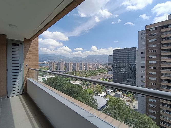 Apartamento de 3 alcobas en arriendo en Villa Carlota, Medellín, 93 m² · foto 10 de 20