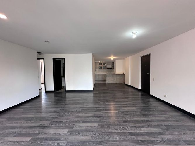 Apartamento de 2 alcobas en arriendo en El Poblado, Medellín, 119 m² · foto 3 de 17