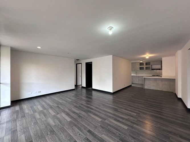 Apartamento de 2 alcobas en arriendo en El Poblado, Medellín, 119 m² · foto 6 de 17