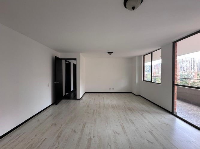 Apartamento de 2 alcobas en arriendo en El Poblado, Medellín, 119 m² · foto 10 de 17