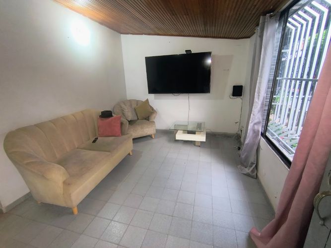 Casa de 3 alcobas en venta en Los Guayacanes, Cali, 72 m² · foto 2 de 19