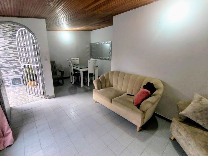 Casa de 3 alcobas en venta en Los Guayacanes, Cali, 72 m² · foto 3 de 19