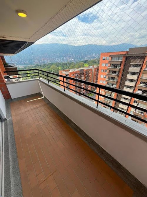 Apartamento de 3 alcobas en arriendo en Quintas Del Sol De La Mota, Medellín, 70 m² · foto 2 de 17