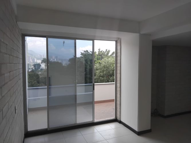 Oficina en arriendo en El Poblado, Medellín, 52 m² · foto 2 de 15