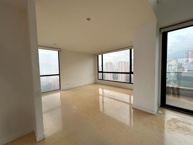 Apartamento de 3 alcobas en venta en El Poblado, Medellín, 280 m² · foto 6 de 19