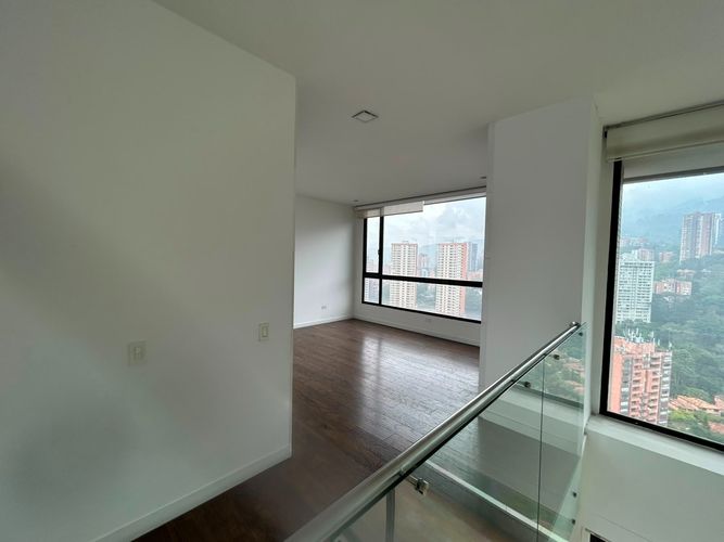 Apartamento de 3 alcobas en venta en El Poblado, Medellín, 280 m² · foto 8 de 19