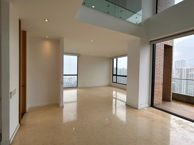 Apartamento de 3 alcobas en venta en El Poblado, Medellín, 280 m² · foto 12 de 19