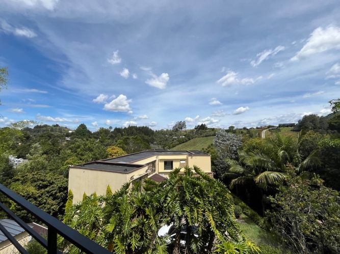 Casa de 5 alcobas en venta en La Hondita, Guarne · foto 11 de 24