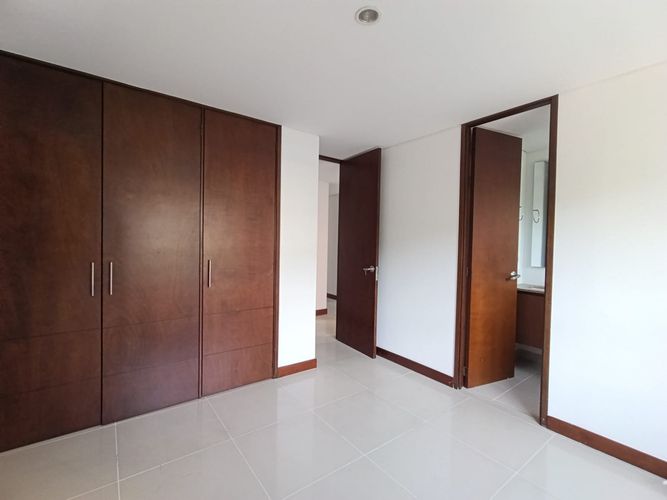 Apartamento de 3 alcobas en arriendo en El Poblado, Medellín, 147 m² · foto 9 de 20