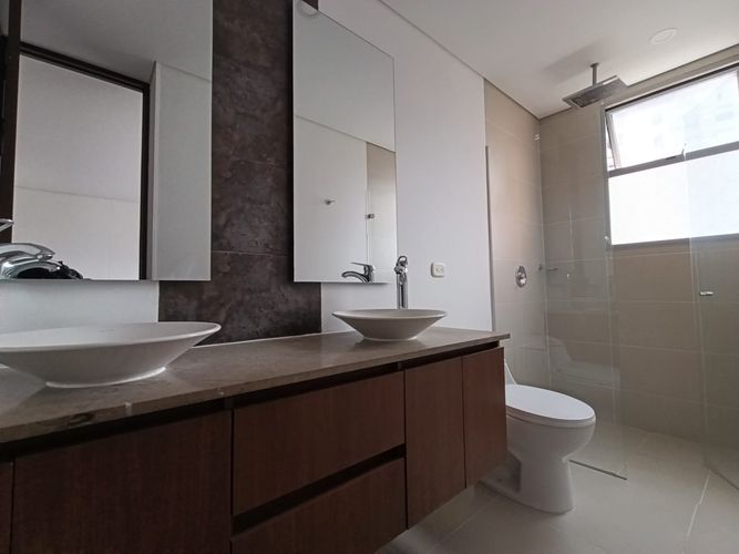 Apartamento de 3 alcobas en arriendo en El Poblado, Medellín, 147 m² · foto 14 de 20