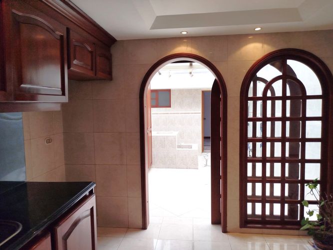 Casa de 4 alcobas en venta en Los Cedritos, Bogotá, 272 m² · foto 8 de 24