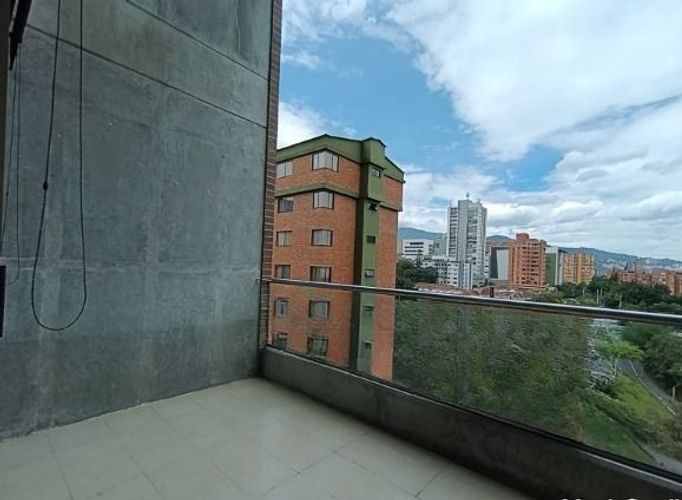 Apartamento de 3 alcobas en arriendo en El Poblado, Medellín, 108 m² · foto 3 de 19
