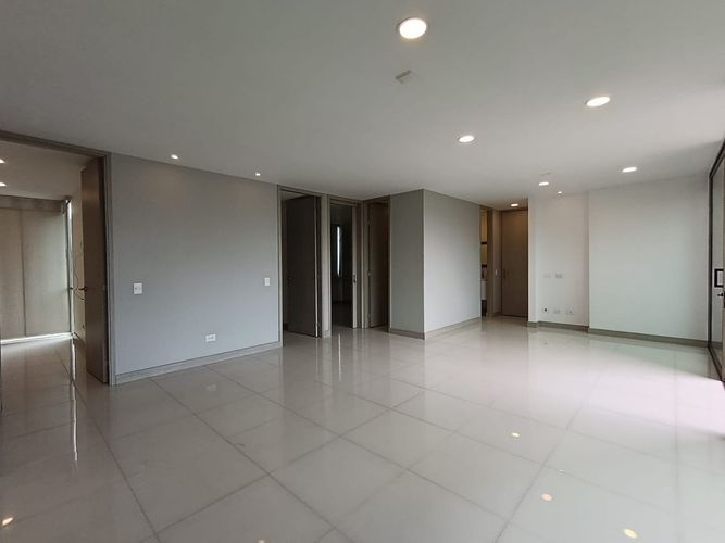 Apartamento de 3 alcobas en arriendo en El Poblado, Medellín, 108 m² · foto 5 de 19