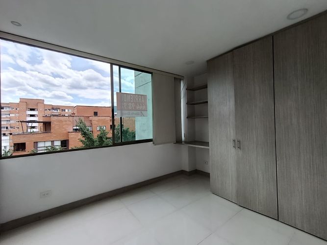 Apartamento de 3 alcobas en arriendo en El Poblado, Medellín, 108 m² · foto 7 de 19