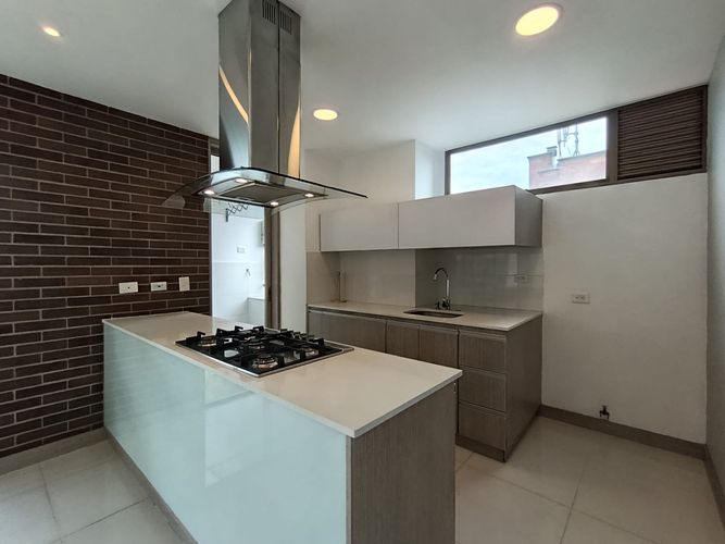 Apartamento de 3 alcobas en arriendo en El Poblado, Medellín, 108 m² · foto 18 de 19