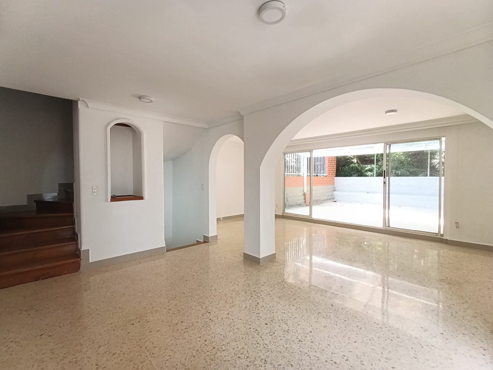 Casa en arriendo en El Poblado, Medellín · foto 3 de 20