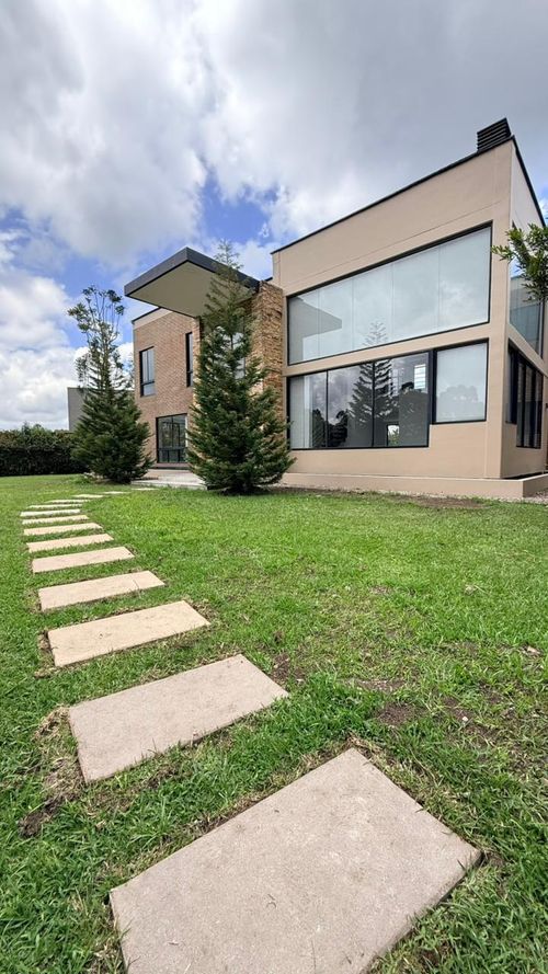 Casa de 4 alcobas en venta en So�Adora, El Carmen de Viboral, 363 m² · foto 11 de 13
