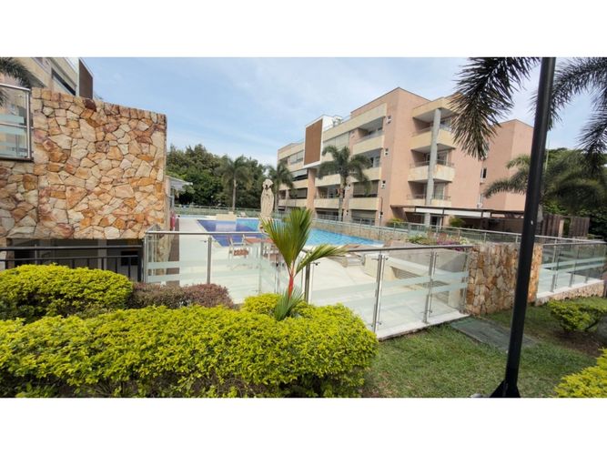 Apartamento de 3 alcobas en venta en Pance, Cali, 300 m² · foto 2 de 22