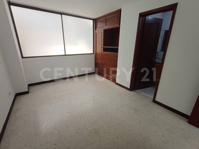 Apartamento de 1 alcoba en venta en San Fernando Viejo, Cali, 40 m² · foto 2 de 18
