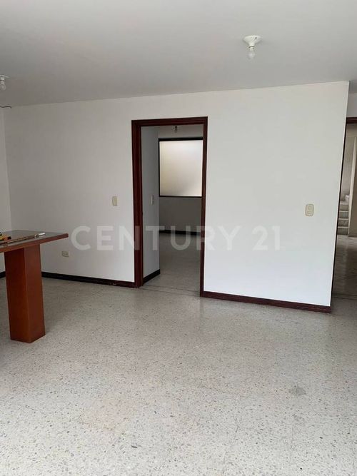 Apartamento de 1 alcoba en venta en San Fernando Viejo, Cali, 40 m² · foto 3 de 18