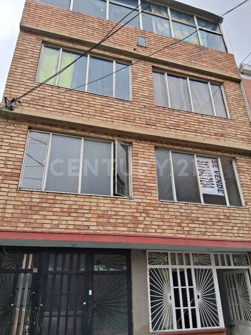 Casa en venta en El Virrey, Bogotá · foto 3 de 24