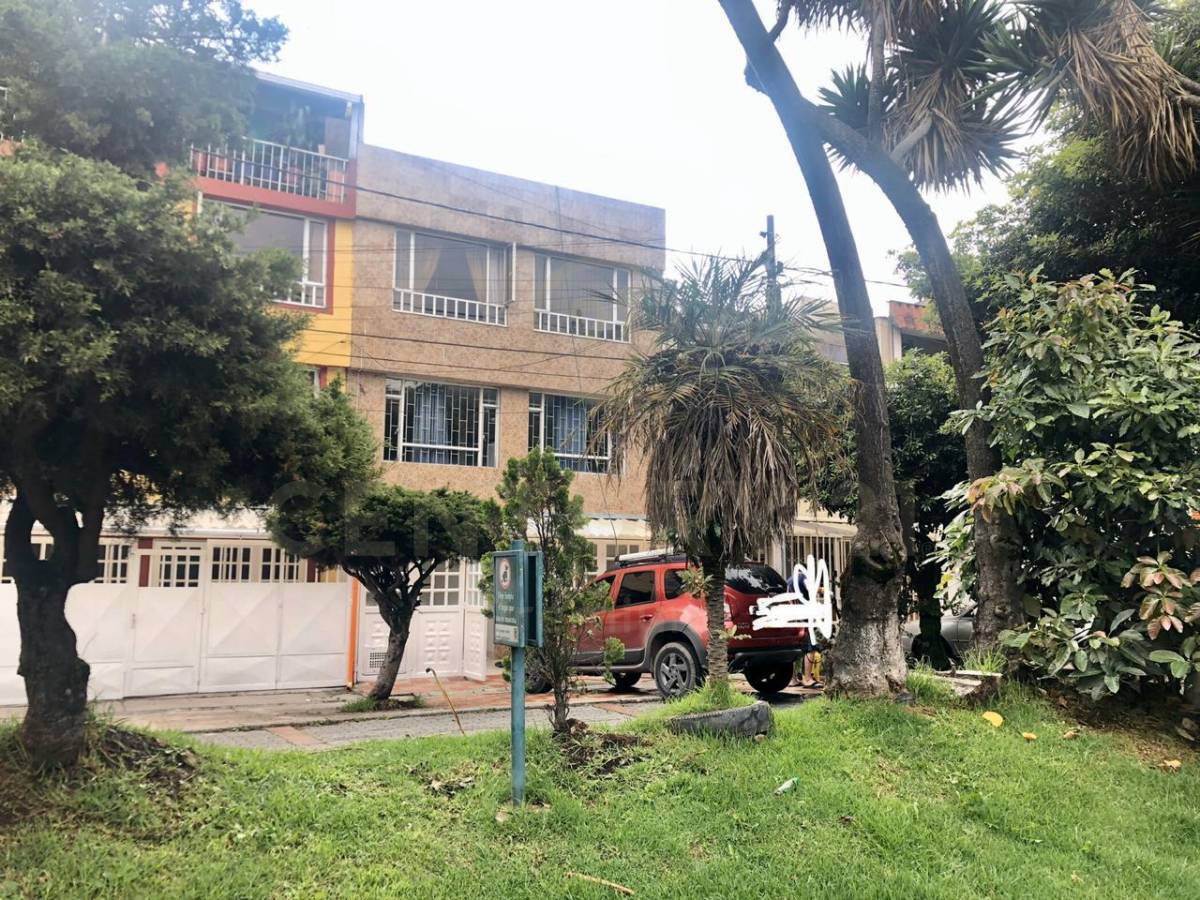 Casa en venta en Los Monjes, Bogotá · foto 2 de 18