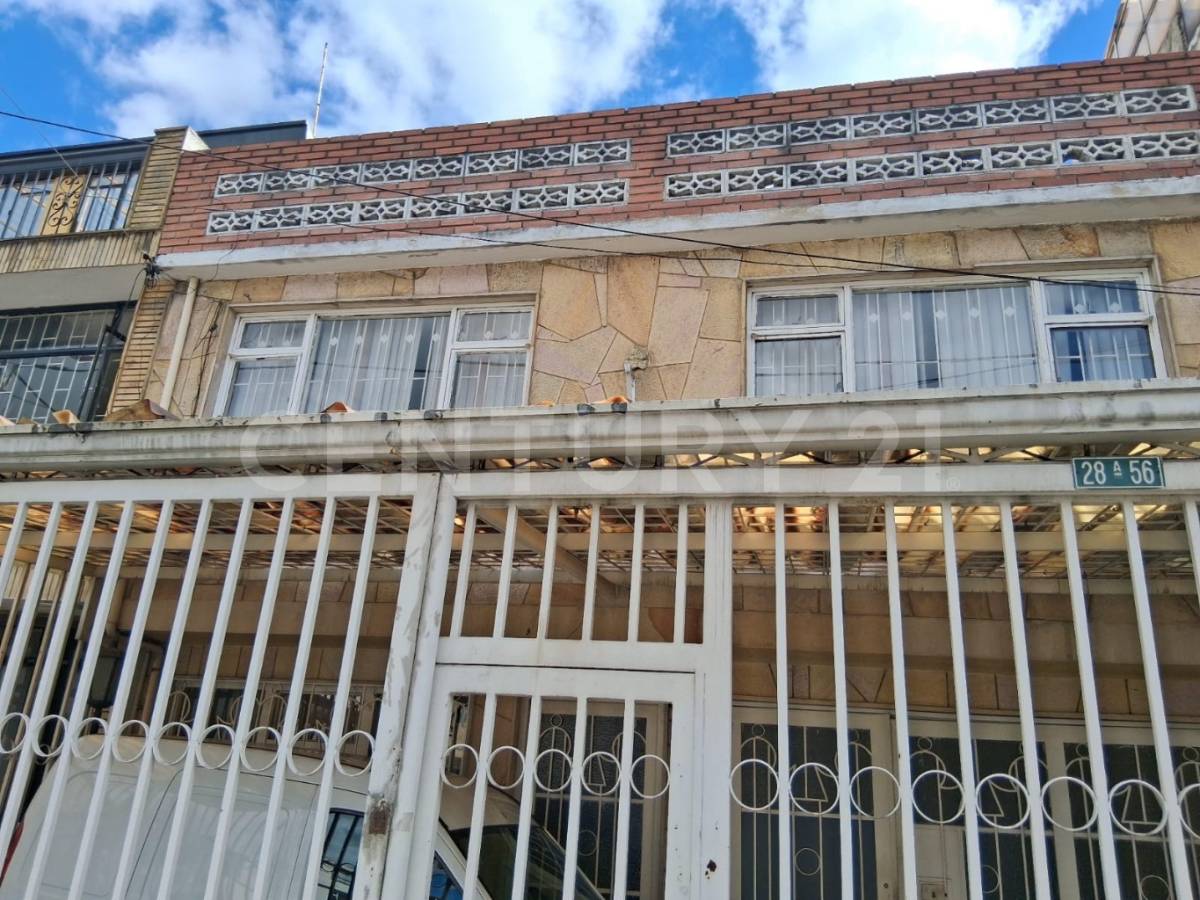 Casa en venta en Santa Isabel Sur, Bogotá · foto 2 de 14