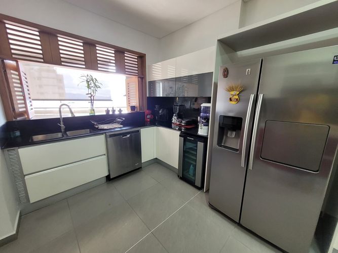 Apartamento de 4 alcobas en venta en Cabecera Del Llano, Bucaramanga, 264 m² · foto 2 de 24