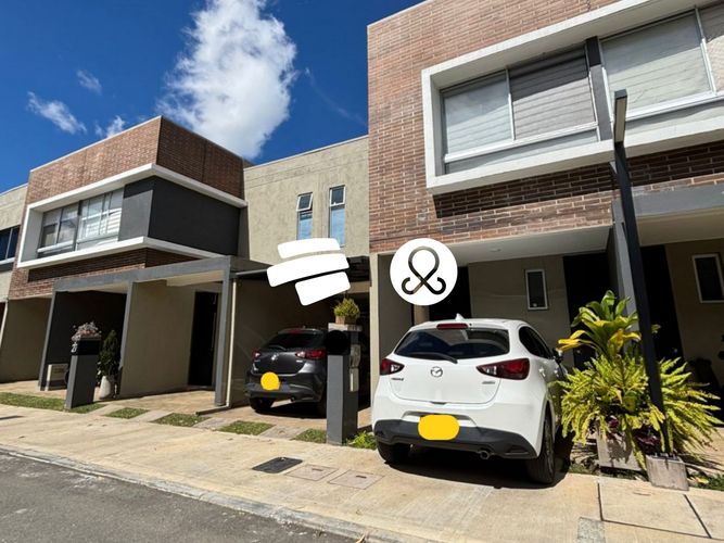 Casa de 3 alcobas en venta en El Tambo, La Ceja, 129 m² · foto 3 de 13