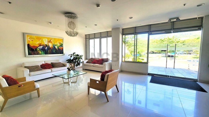 Apartamento de 3 alcobas en venta en Altos De Chanito, Girón, 61 m² · foto 1 de 16
