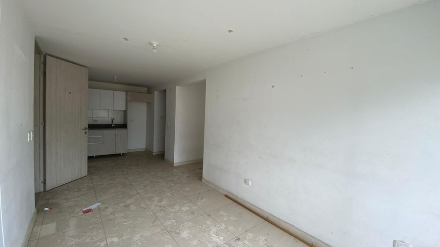 Apartamento de 3 alcobas en venta en Altos De Chanito, Girón, 61 m² · foto 3 de 16