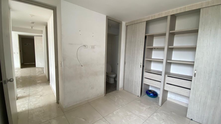 Apartamento de 3 alcobas en venta en Altos De Chanito, Girón, 61 m² · foto 5 de 16